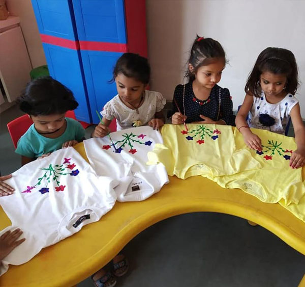 Best Nursery Schools In Ahmedabad - Art & Craft